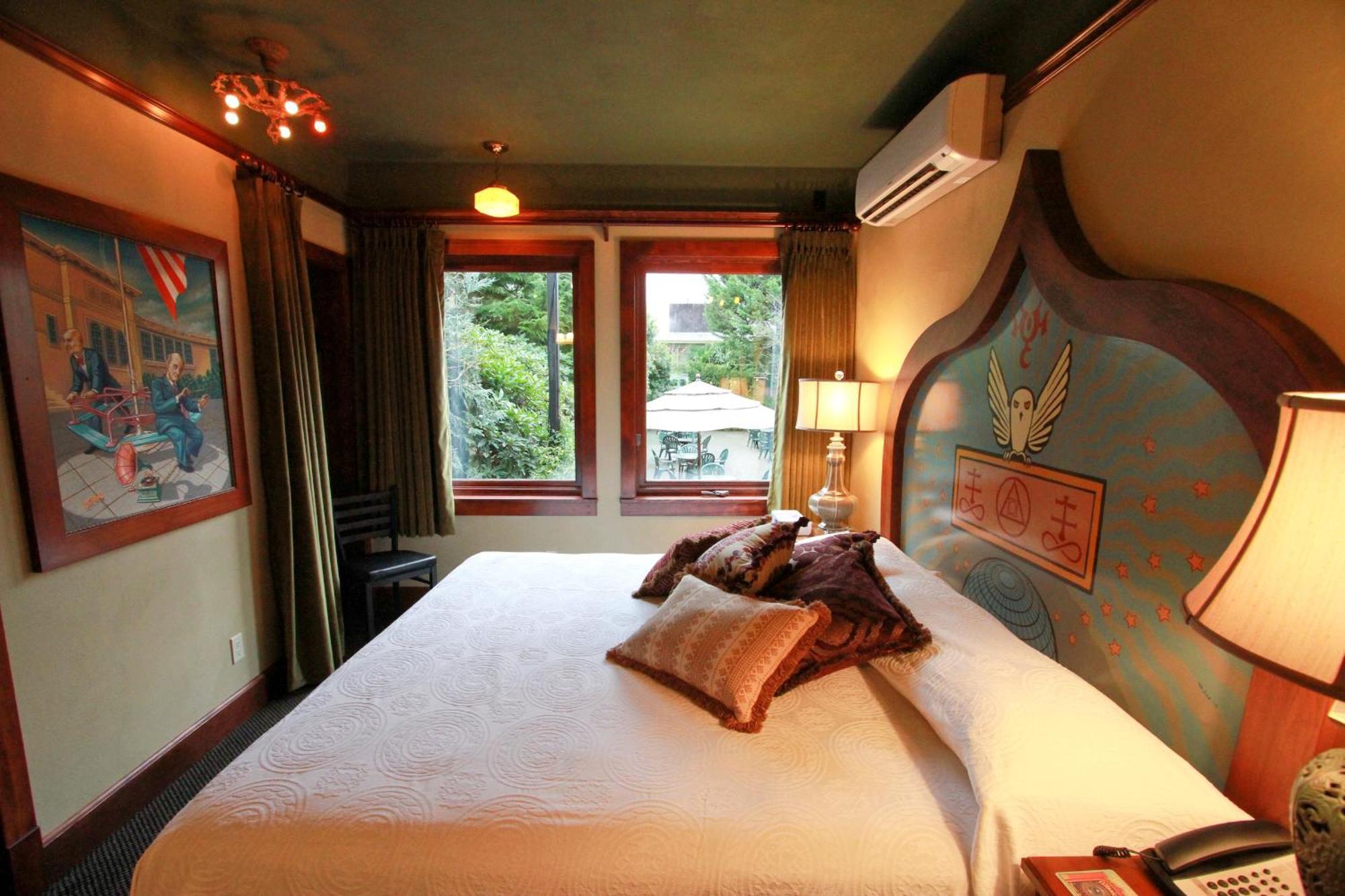 Hotel Mcmenamins Kennedy School Portland Exterior foto
