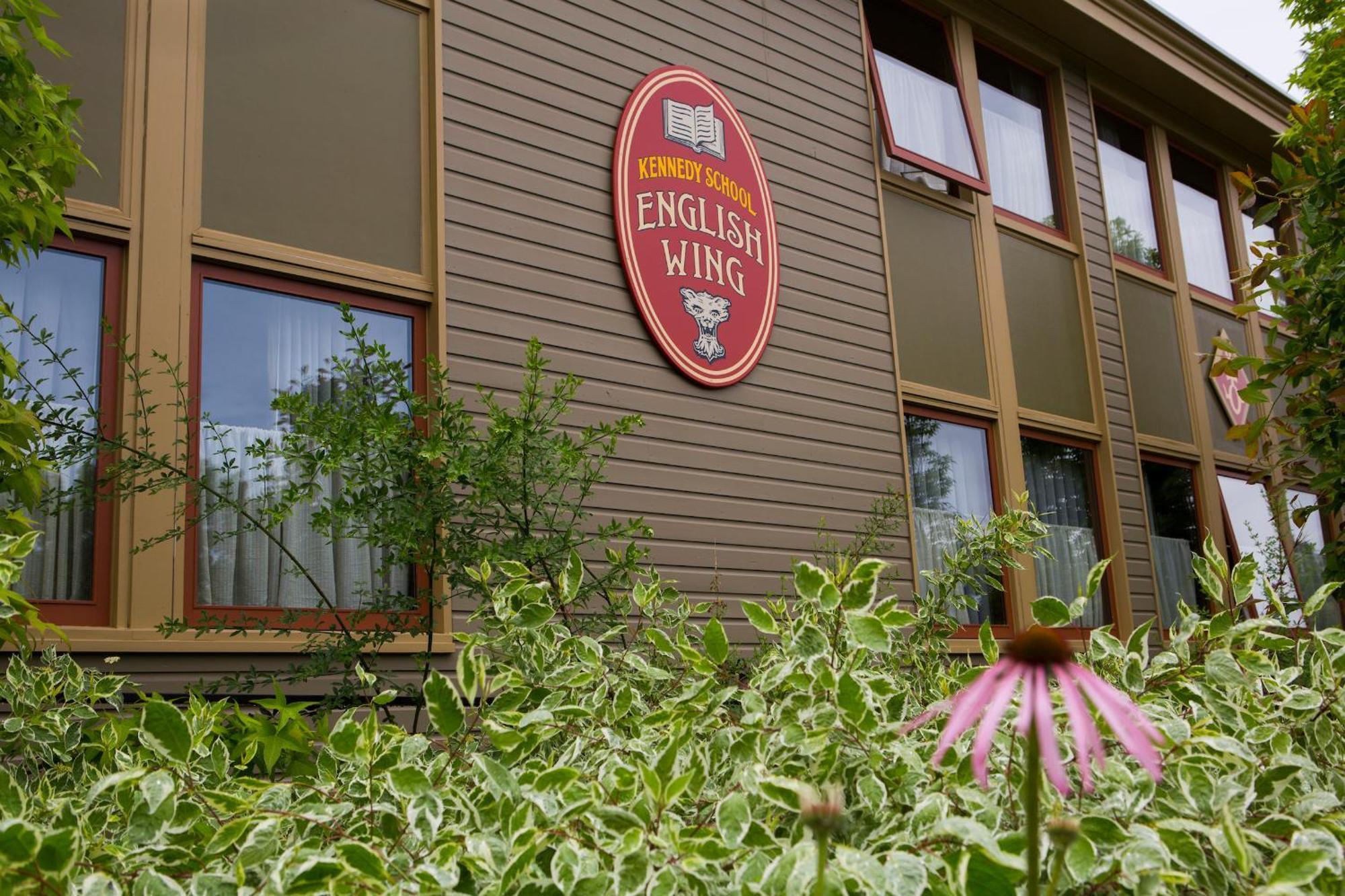 Hotel Mcmenamins Kennedy School Portland Exterior foto